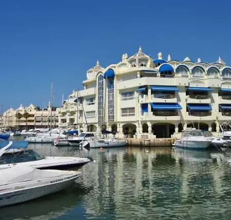 Cozy Corner 2 Bed Island Puerto Marina *