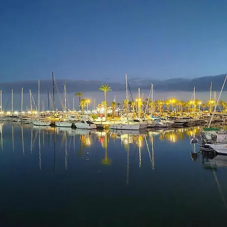 Cozy Corner 2 Bed Island Puerto Marina Daire Benalmádena