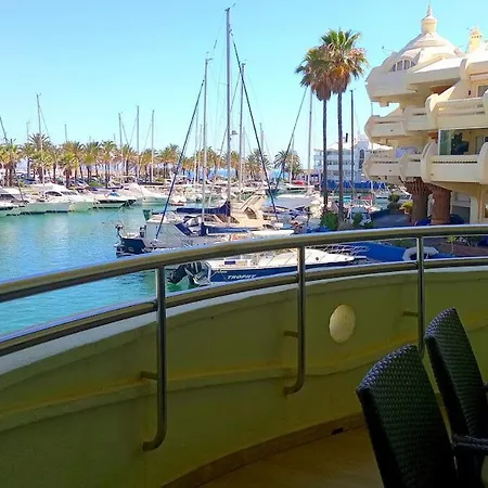 Cozy Corner 2 Bed Island Puerto Marina Daire Benalmádena