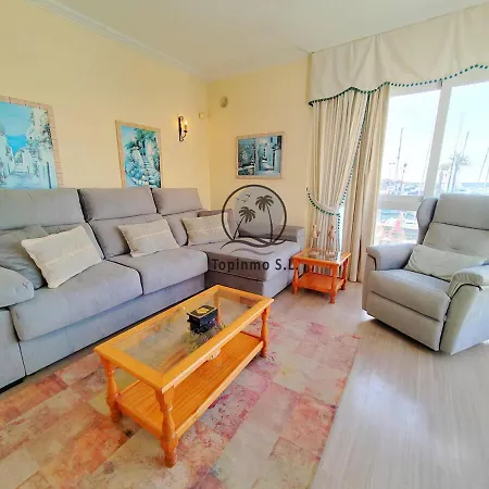 Cozy Corner 2 Bed Island Puerto Marina Daire *