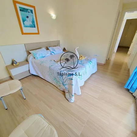 Cozy Corner 2 Bed Island Puerto Marina *