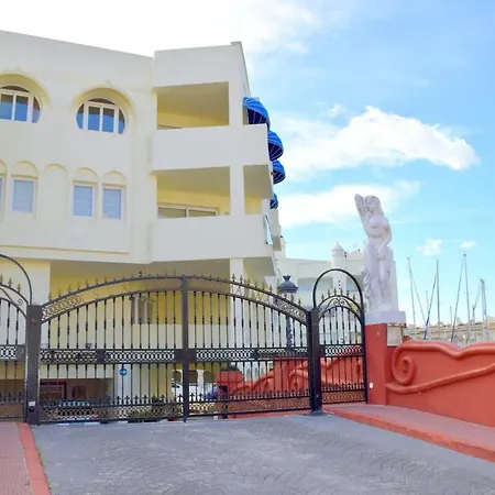 Daire Cozy Corner 2 Bed Island Puerto Marina