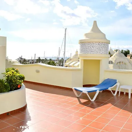 Cozy Corner 2 Bed Island Puerto Marina Daire *